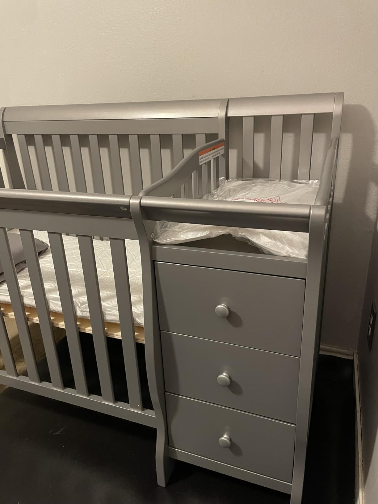 Dream On Me Jayden 4‑in‑1 Mini Convertible Baby Crib & Changer with Storage in Black, Pinewood, GreenGuard Gold & BSA, 1
