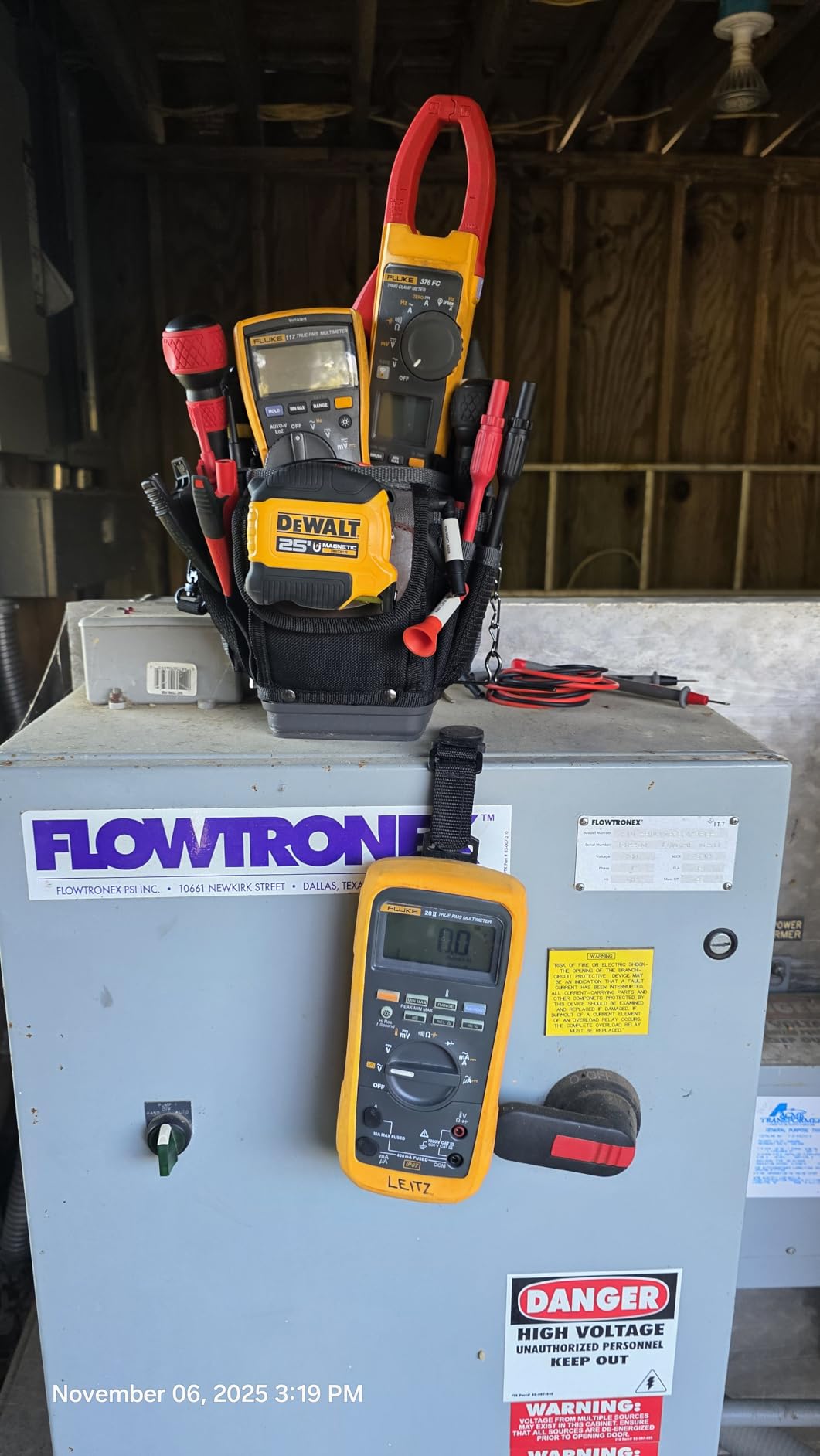 Fluke 117 Digital Multimeter Non-Contact AC Voltage Detection customer photo 1