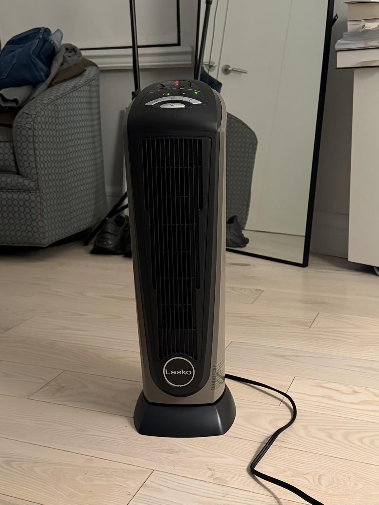 Lasko 1500W Ceramic Tower Space Heater with Remote, Thermostat, Timer & Widespread Oscillation, Portable Electric Heater for Indoor Use, Bedroom & Living Room, 751320 customer photo 2