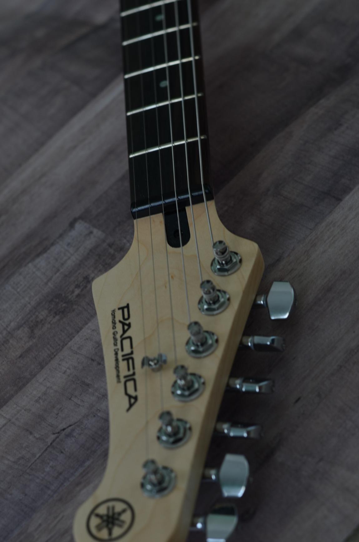 Yamaha Pacifica Series PAC112V Electric Guitar; Black customer photo 2