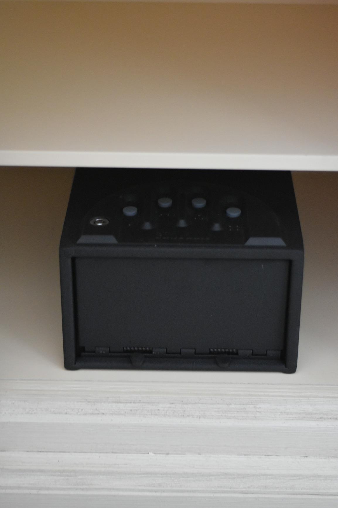 GunVault MiniVault GV1000 Standard Digital Single Gun Safe - Quick-Access Pistol Safe with No-Eyes Keypad, Spring-Loaded Door, Tamper Alert & 16-Gauge Steel Construction customer photo 2