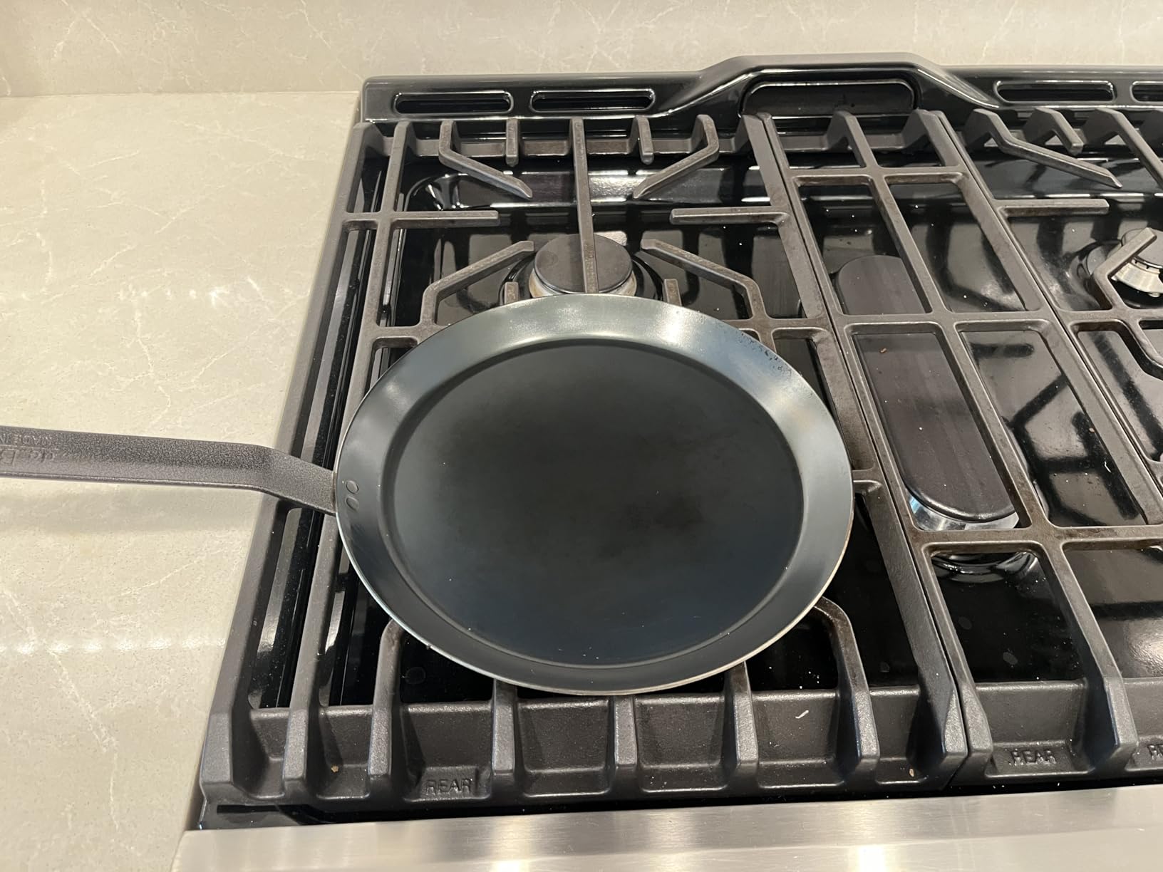 de Buyer Blue Carbon Steel Crepe & Tortilla Pan - 8 Inch Diameter - Ideal for Making & Reheating Crepes, Tortillas & Pancakes - Naturally Non-Stick Finish - Made in France customer photo 1