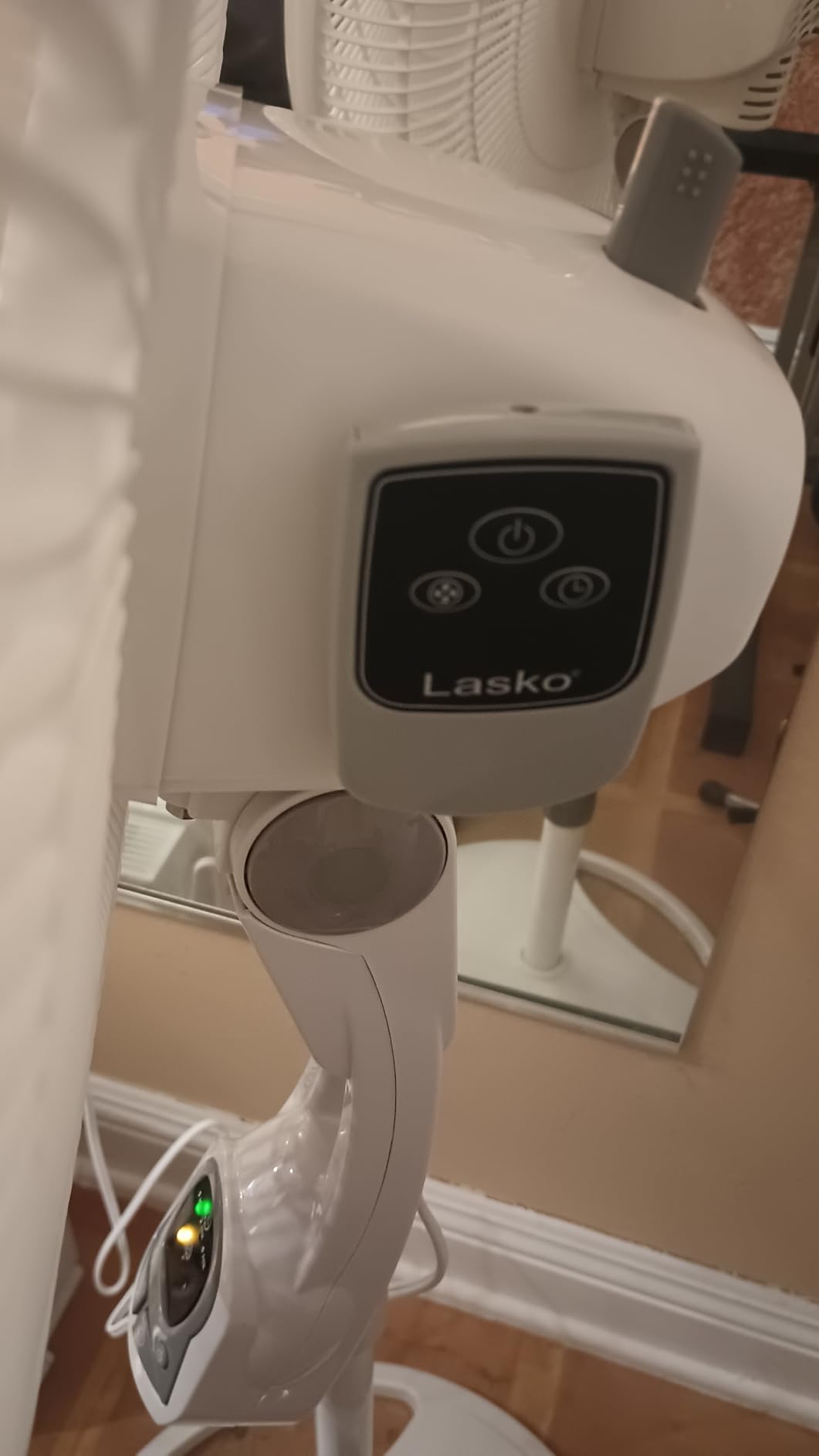 Lasko Oscillating Adjustable Pedestal Stand Fan with Timer and Remote for Indoor, Bedroom, Living Room, Home Office & College Dorm Use, 16 Inch, White, 1646 customer photo 2