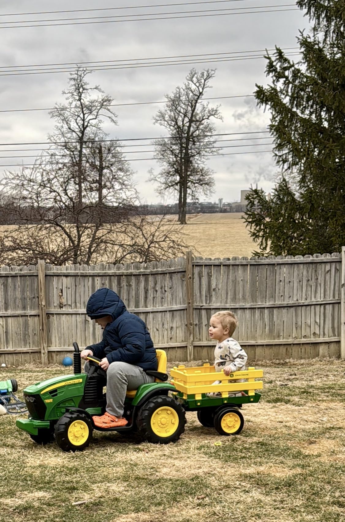 Peg Perego John Deere Ground Force Extra-Large 12 Volt Ride-On Tractor with Trailer & FM Radio, Durable Design for Kids Ages 3-7 customer photo 2