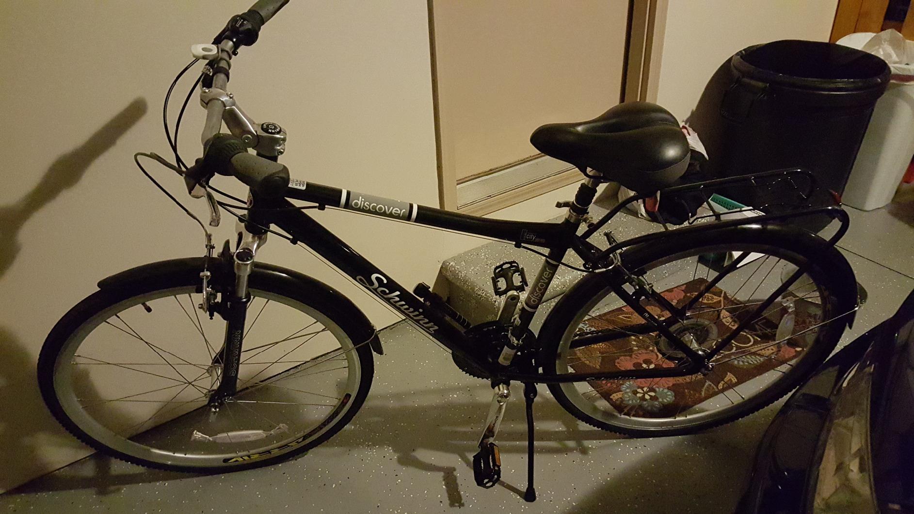Schwinn Discover Hybrid Bike, 700c Wheels, 21-Speed, Aluminum Frame customer photo 1