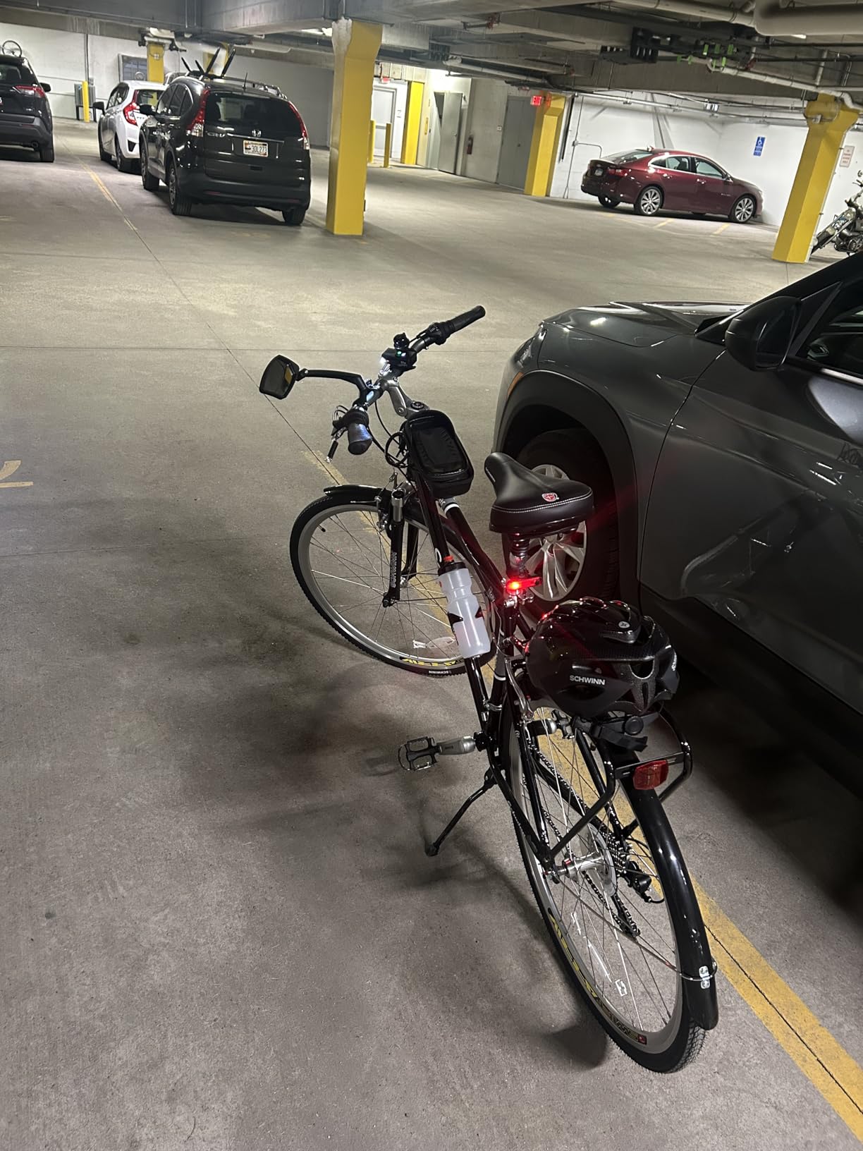 Schwinn Discover Hybrid Bike, 700c Wheels, 21-Speed, Aluminum Frame customer photo 2