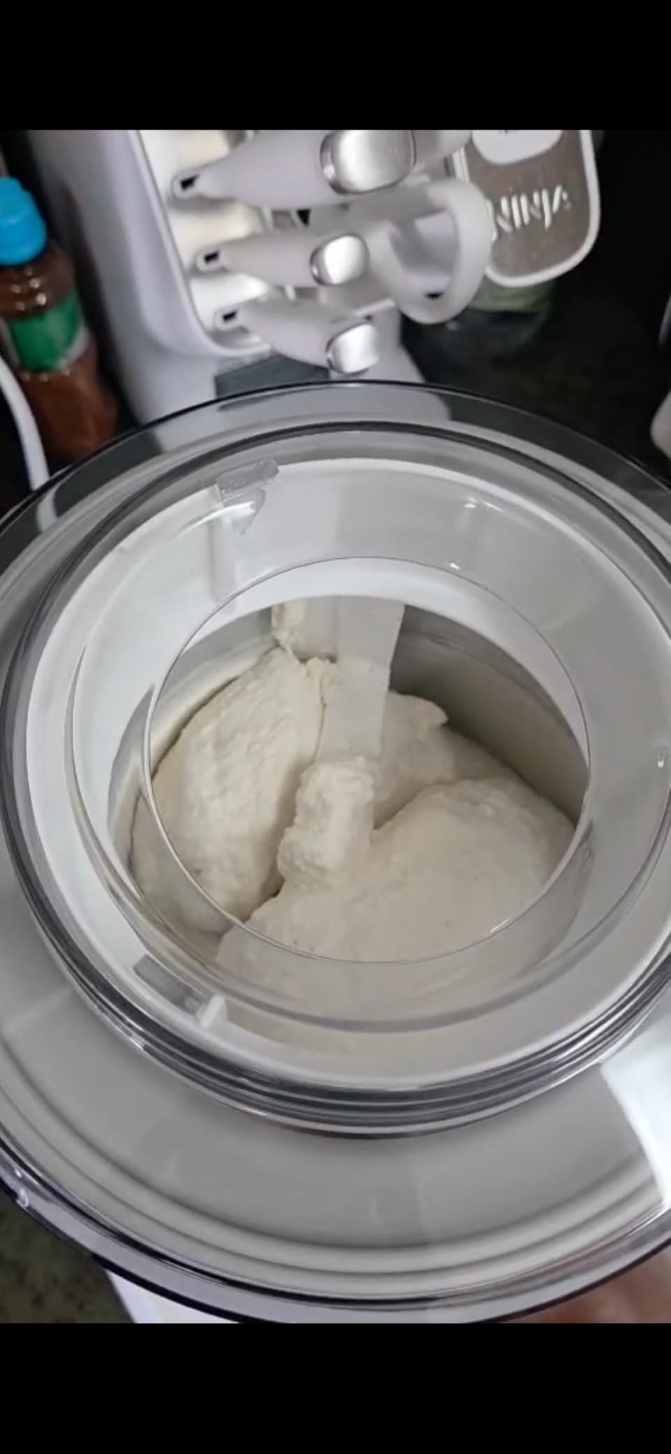Cuisinart Ice Cream Maker, 1.5 Quart Double Insulated, Sorbet and Frozen Yogurt Maker, Ready in 20 Minutes, ICE-21P1, White customer photo 1