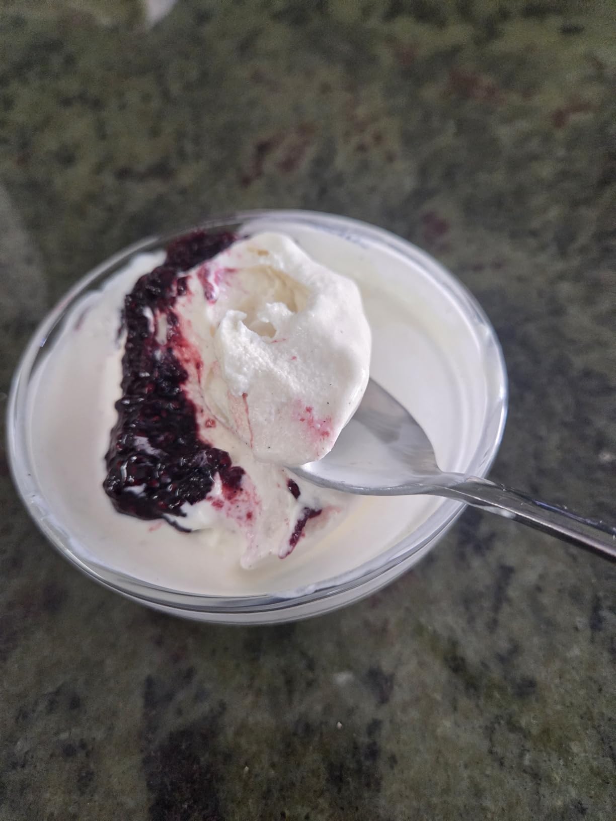 Cuisinart Ice Cream Maker, 1.5 Quart Double Insulated, Sorbet and Frozen Yogurt Maker, Ready in 20 Minutes, ICE-21P1, White customer photo 2