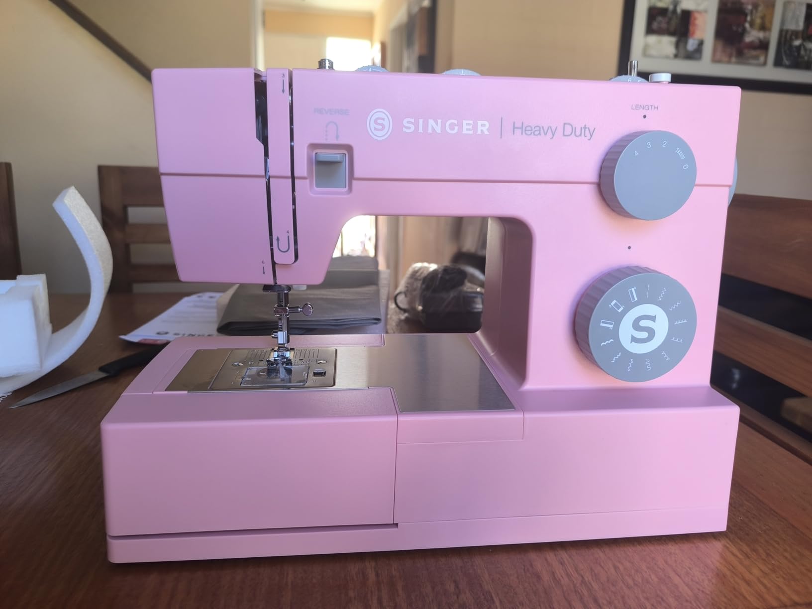 SINGER® Heavy Duty 4411 (Grey) High Speed Sewing Machine + Accessories | 11 Built-In Stitches Deliver 69 Stitch Applications | 50% More Power, 1100 Stitches/Min | Metal Frame, 4-Step Buttonhole customer photo 2