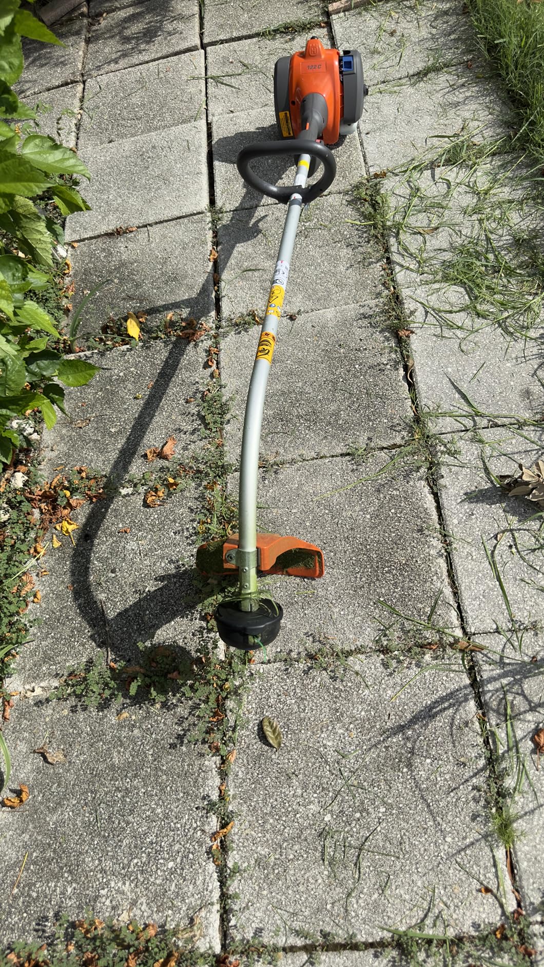 Husqvarna 122C Gas String Trimmer, 22-cc 2-Cycle, 17-inch Curved Shaft String Trimmer with Tap N' Go Head, 966712701, Gifts for Men customer photo 2