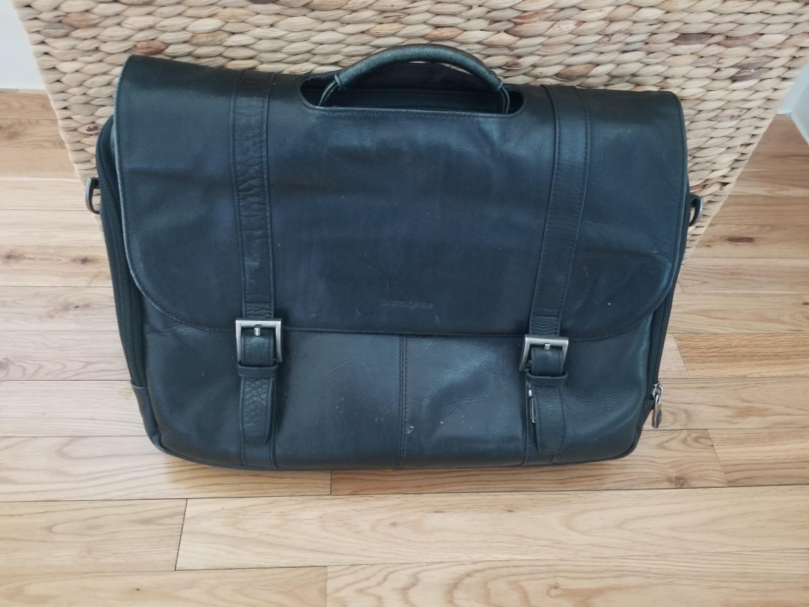 Samsonite Unisex - Adult Columbian Leather Flapover Case customer photo 1
