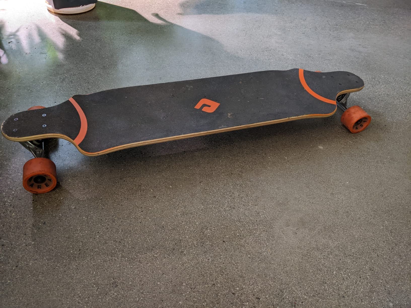 Atom Drop Deck Longboard (41-Inch) customer photo 2