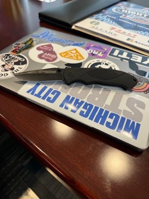 Smith & Wesson Extreme Ops SWA25 7.8in High Carbon S.S. Folding Knife with 3.3in Clip Point Blade and Aluminum Handle for Outdoor, Tactical, Survival and EDC customer photo 1