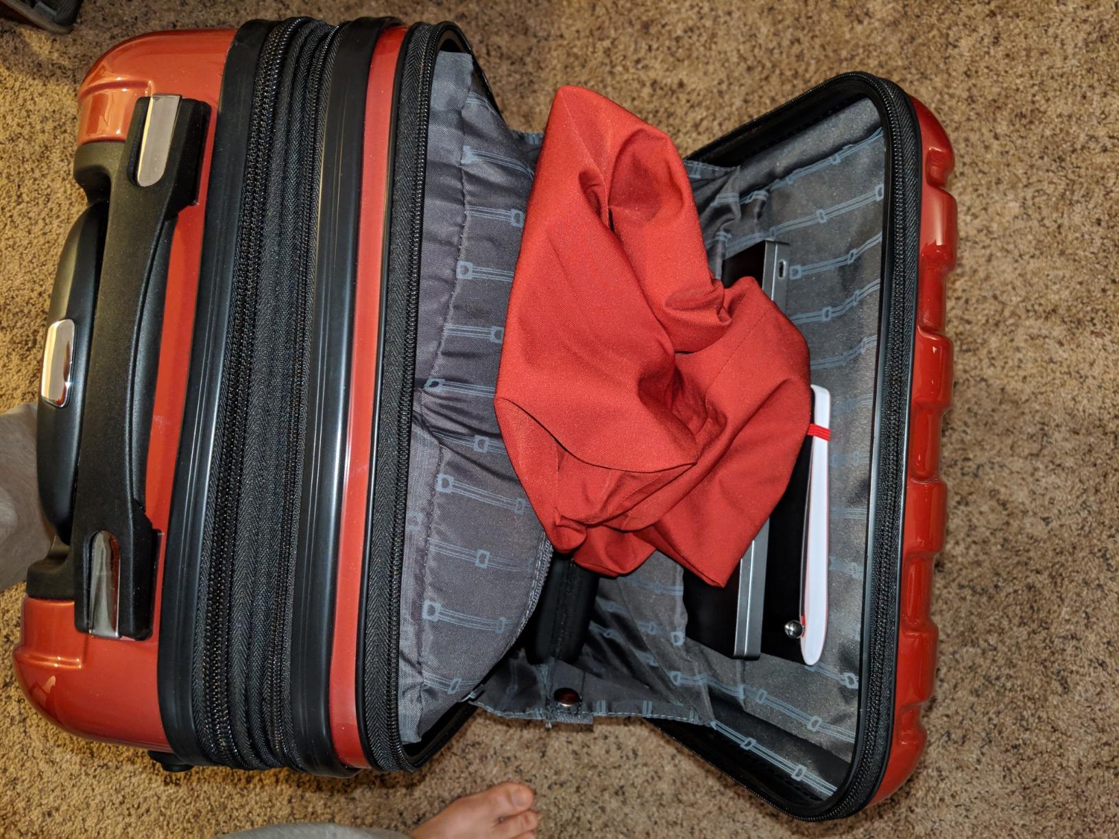 DELSEY Paris Helium Aero Hardside Expandable Luggage with Spinner Wheels, Blue Cobalt, Checked-Medium 24 Inch customer photo 1