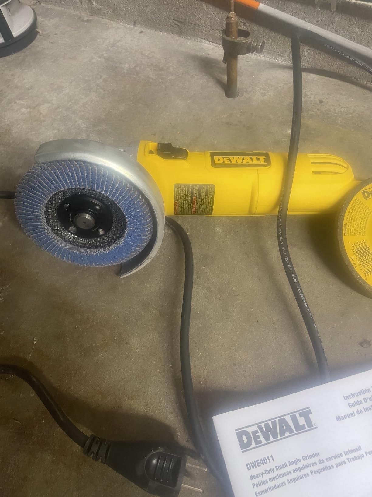 DEWALT Angle Grinder, One-Touch Guard, 4-1/2 -Inch (DWE4011) customer photo 1