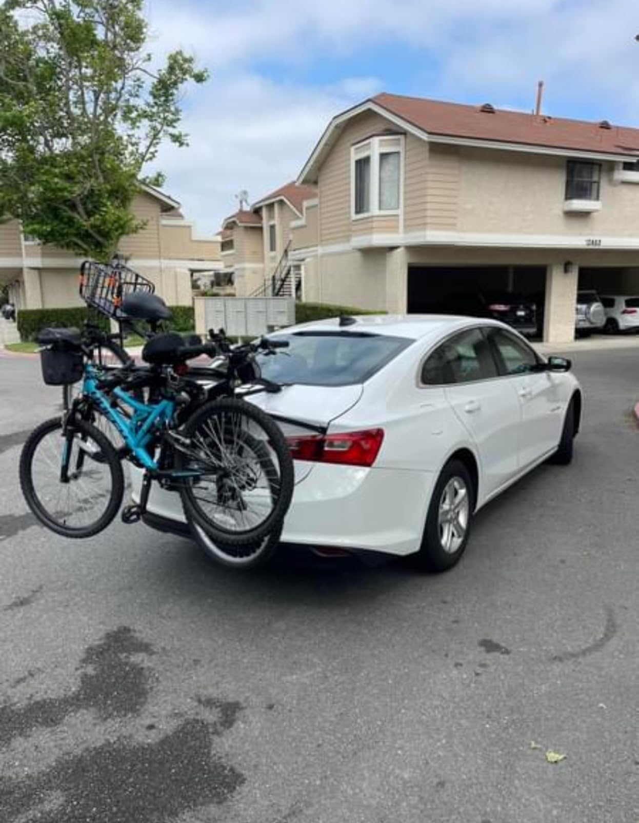 Saris Bones 3-Bike Trunk Rack Bicycle Carrier, Durable, Rust-Free, Anti-Sway Straps, Fits Most Vehicles, Made in USA customer photo 2