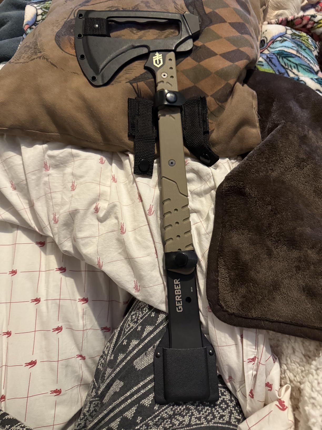 Gerber Gear Downrange Tactical Tomahawk Survival Multitool, Made in USA Camping Axe with Hammer Head and Steel Pry Bar, Includes Sheath with Integrated Molle Straps customer photo 2