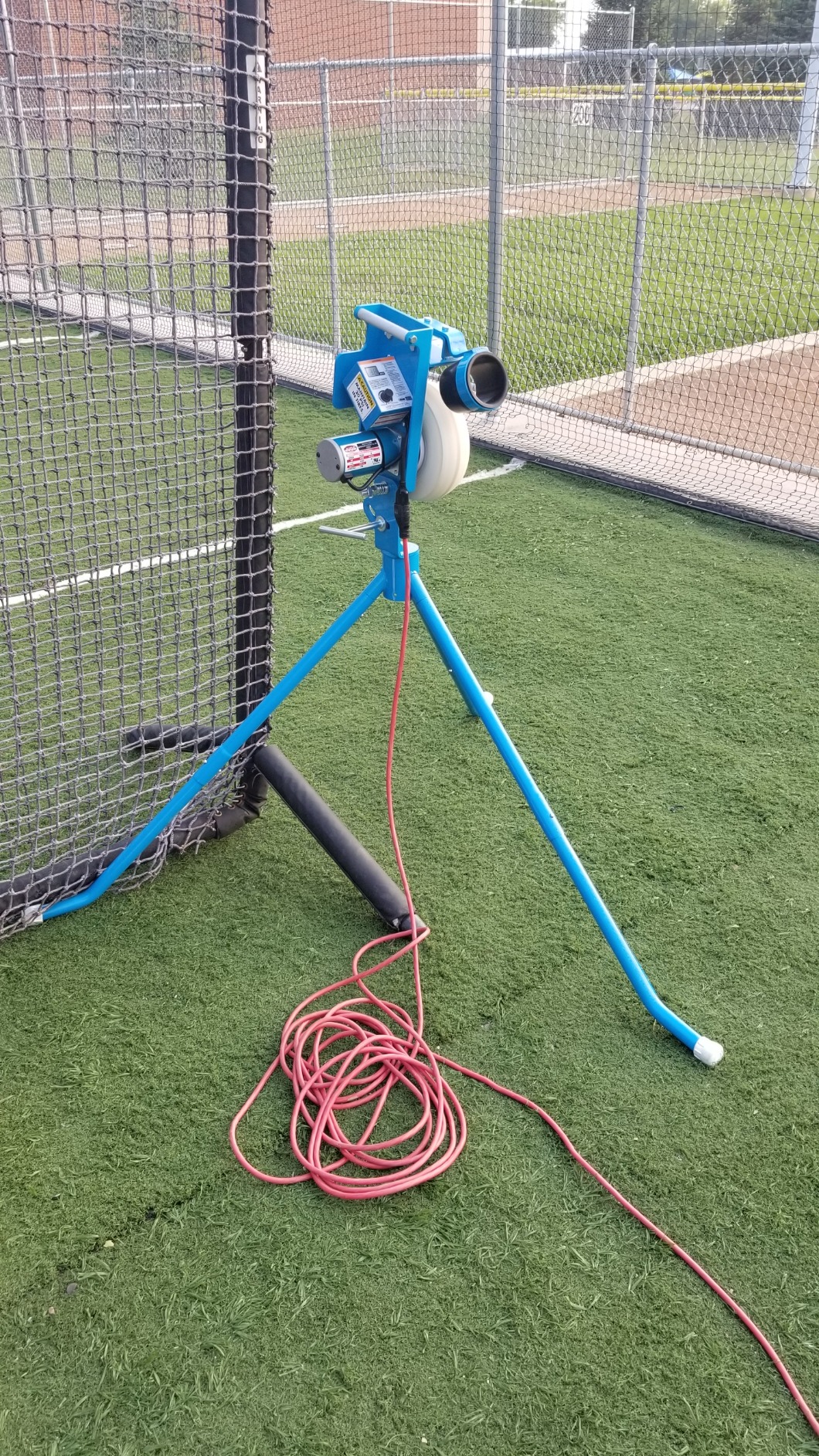JUGS PS50 Baseball and Softball Pitching Machine customer photo 2