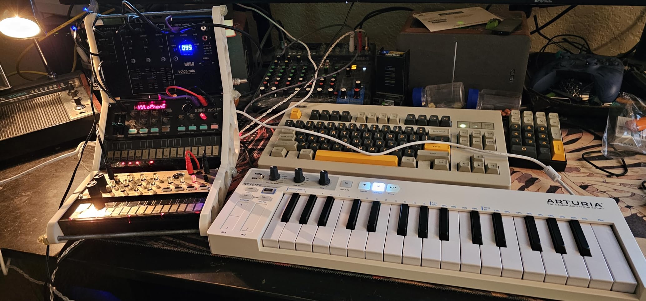 Korg Volca Keys Analogue Loop Synthesizer Polyphonic w/Simple-three Voice Analog and Self Tuning customer photo 1