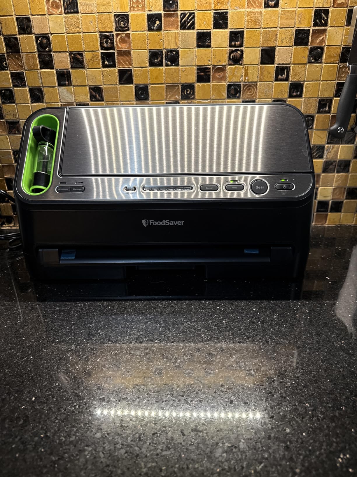FoodSaver V4400 2-in-1 Vacuum Sealer Machine with Automatic Vacuum Sealer Bag Detection and Starter Kit customer photo 1