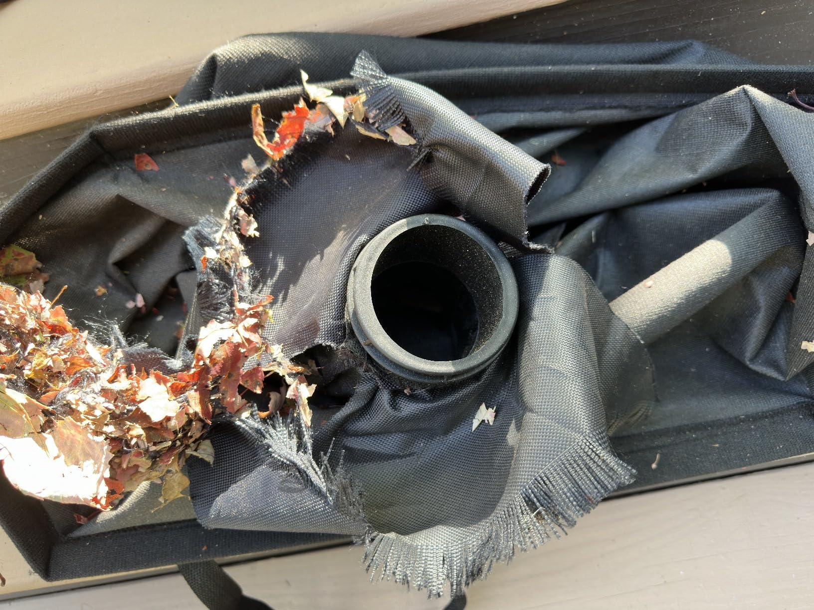 BLACK+DECKER 3-in-1 Electric Leaf Blower, Leaf Vacuum/Mulcher, Up to 250 MPH, Premium Disposable System, Corded, 12-Amp Handheld Lightweight Corded Electric Combo (BV6600) customer photo 1