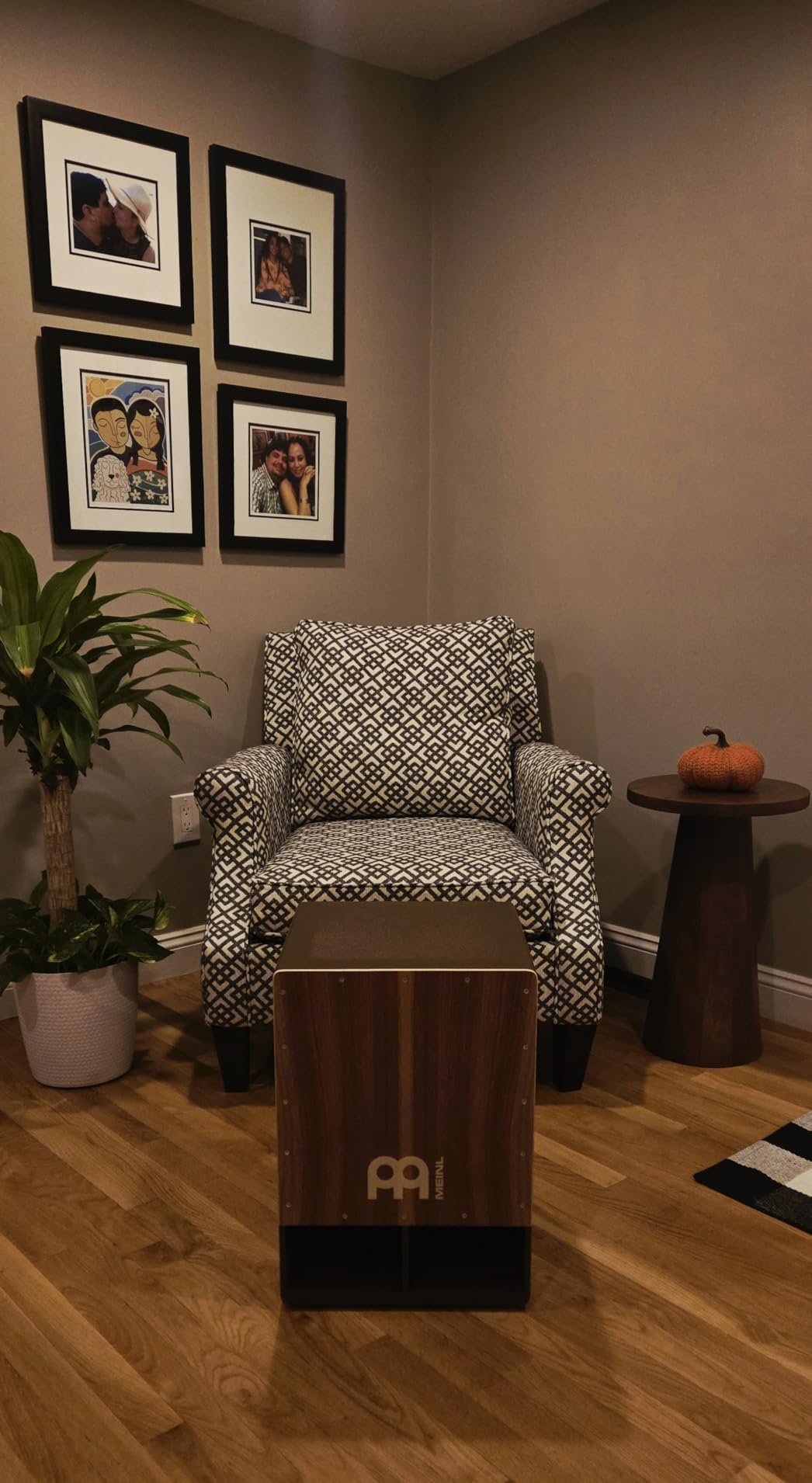 Meinl Jumbo Bass Subwoofer Cajon with Internal Snares - Walnut Playing Surface, 2-YEAR WARRANTY (SUBCAJ5WN) customer photo 1