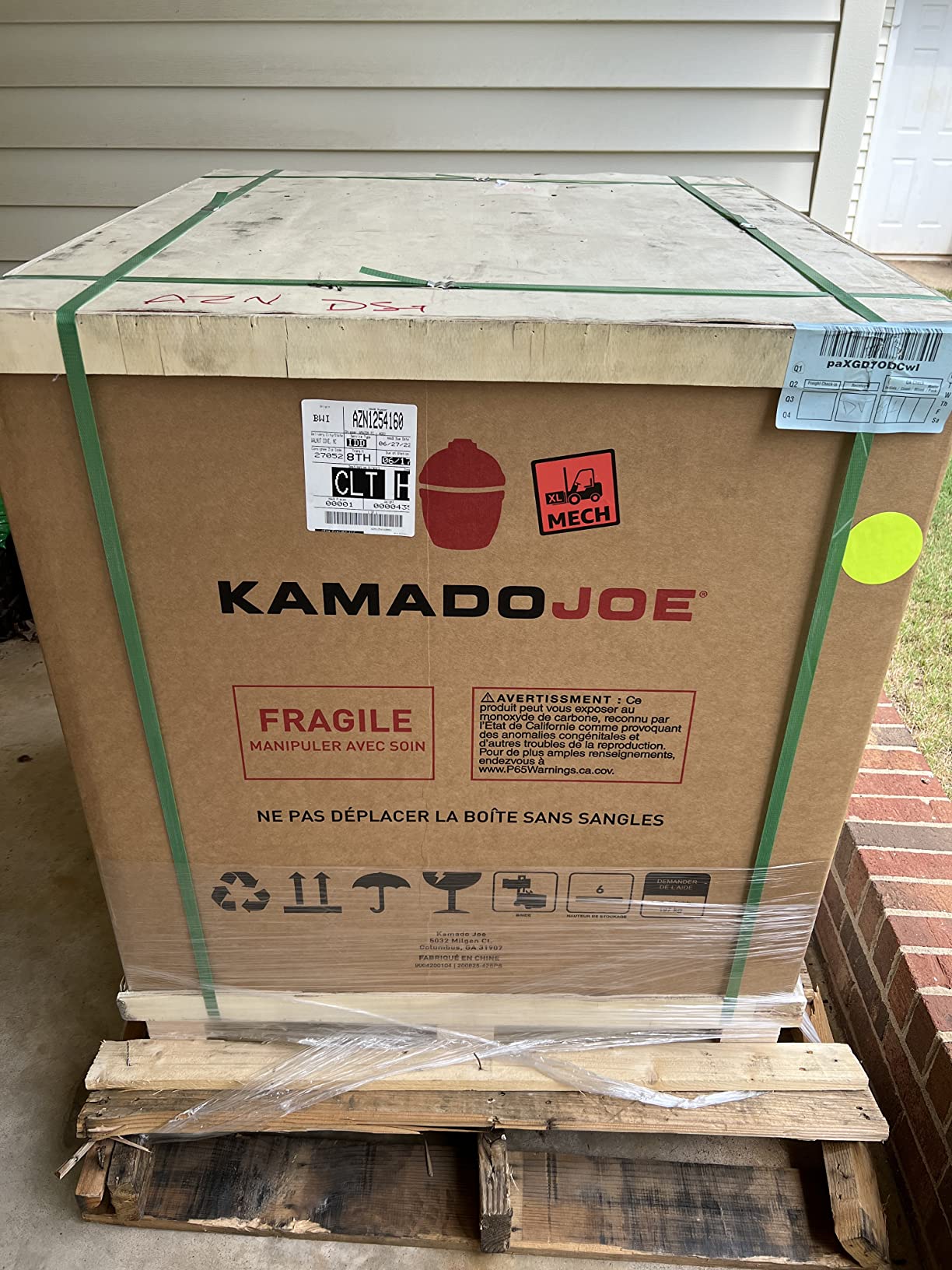 Big Joe Series I 24-inch Ceramic Charcoal Grill and Smoker with Cart, Side Shelves, Stainless Steel Grates and 450 Cooking Square Inches in Red, Model BJ24Rh customer photo 2
