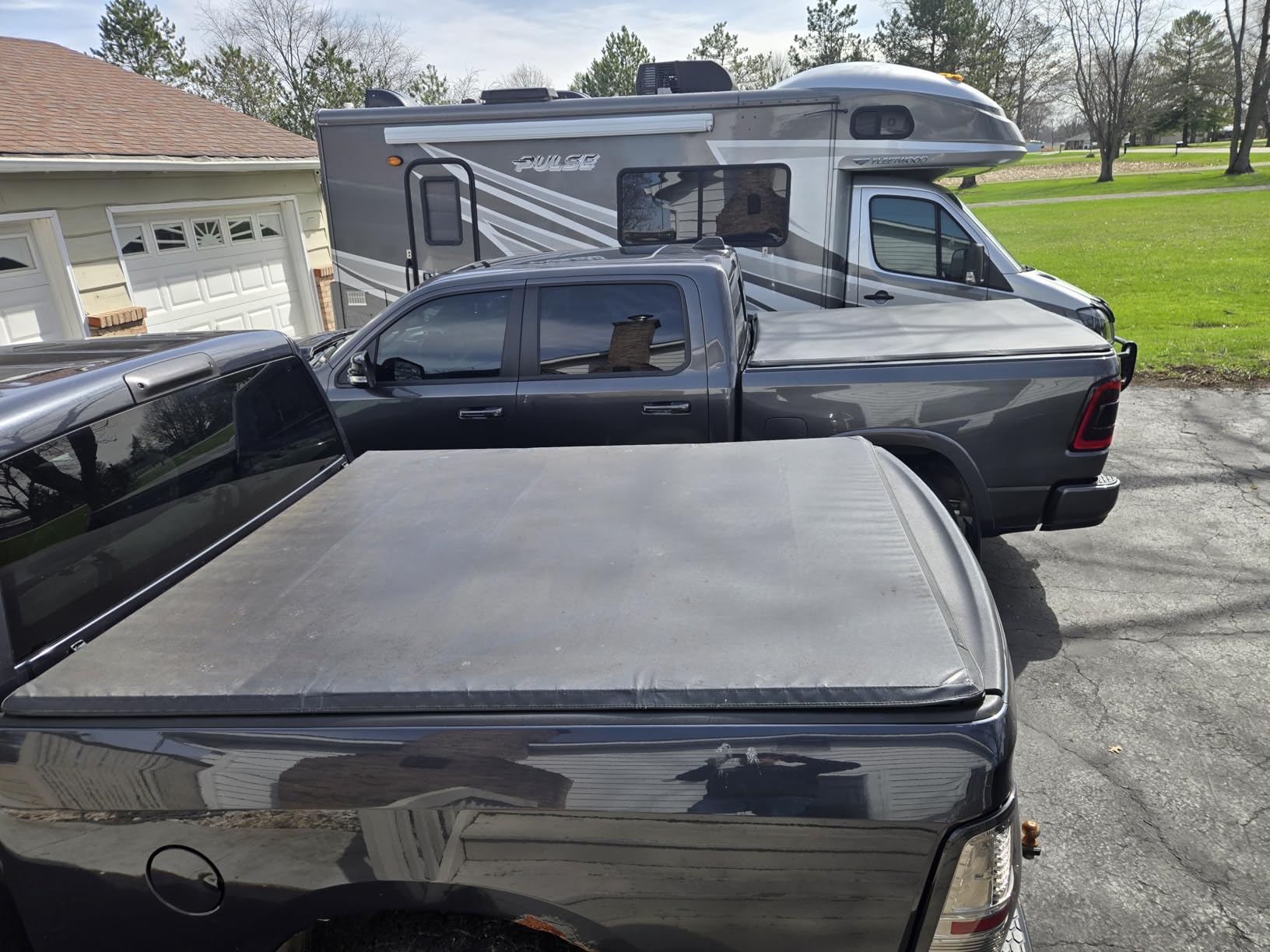 Tyger Auto T3 Soft Tri-fold Truck Bed Tonneau Cover - Dodge Ram 1500/2500/3500 6ft4in Bed customer photo 1