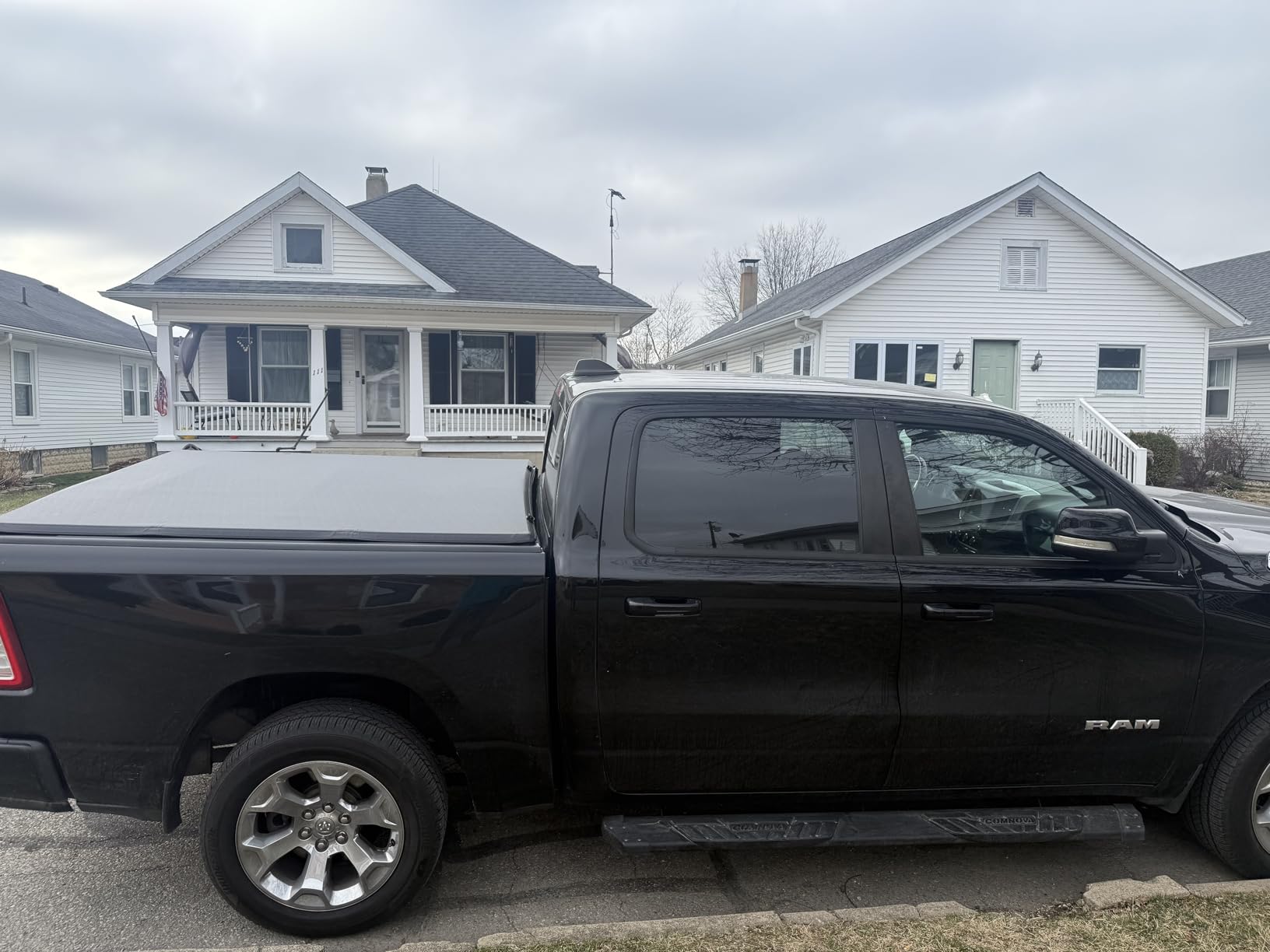 Tyger Auto T3 Soft Tri-fold Truck Bed Tonneau Cover - Dodge Ram 1500/2500/3500 6ft4in Bed customer photo 2