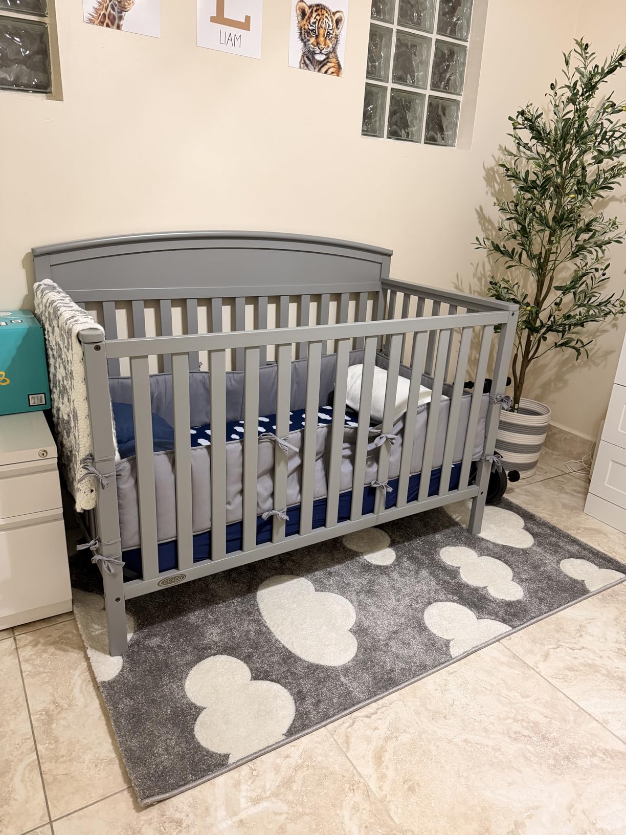 Graco Benton 5-in-1 Convertible Crib - GREENGUARD Gold Certified, Converts from Baby Crib to Toddler Bed, Daybed and Full-Size Bed, Fits Standard Full-Size Crib Mattress (White) customer photo 1