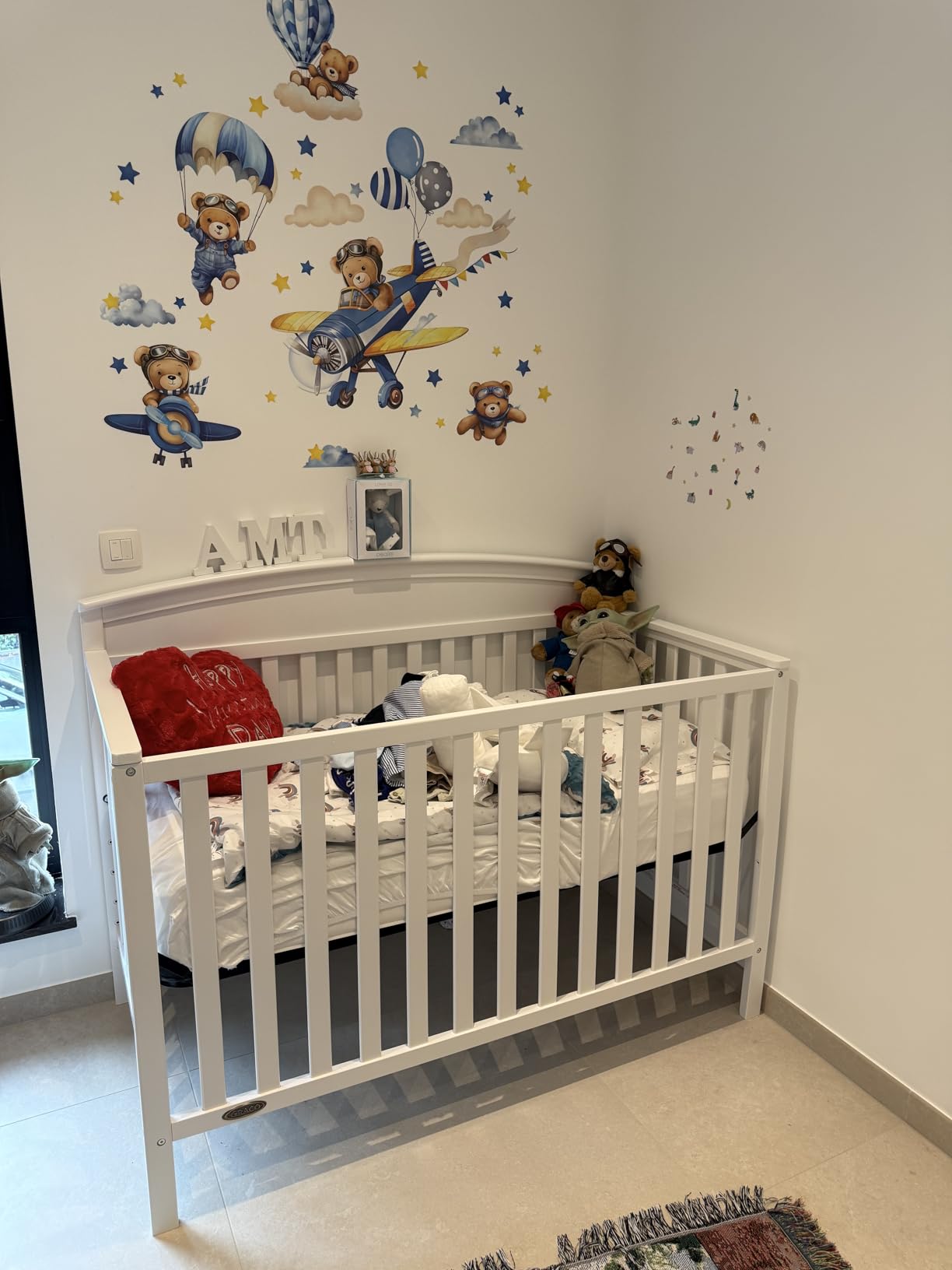 Graco Benton 5-in-1 Convertible Crib - GREENGUARD Gold Certified, Converts from Baby Crib to Toddler Bed, Daybed and Full-Size Bed, Fits Standard Full-Size Crib Mattress (White) customer photo 2