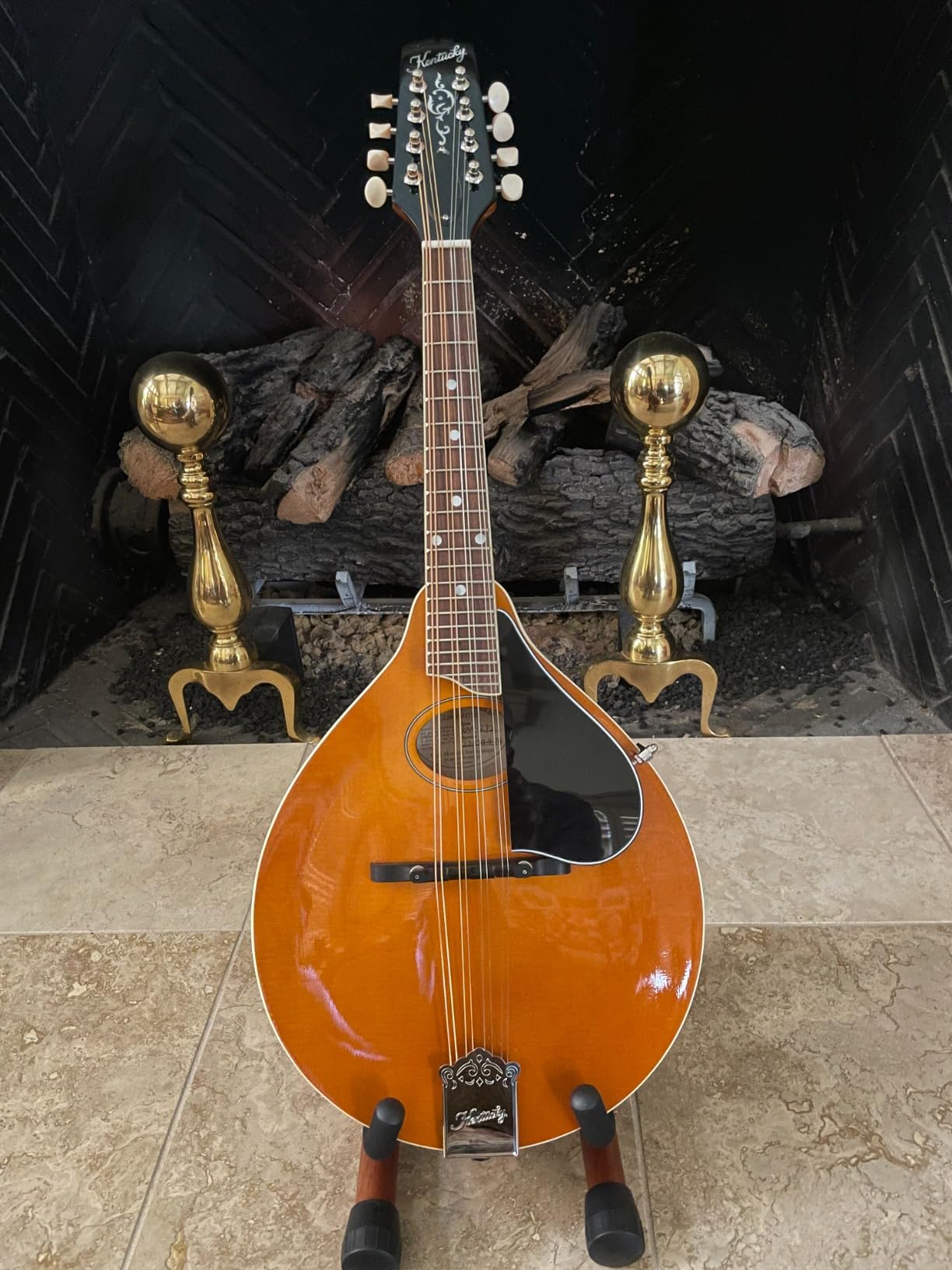 Kentucky KM-272 Artist Oval Hole A-Style Mandolin - Transparent Amber - Solid Spruce Top, Maple Back & Sides, Rosewood Fingerboard customer photo 2