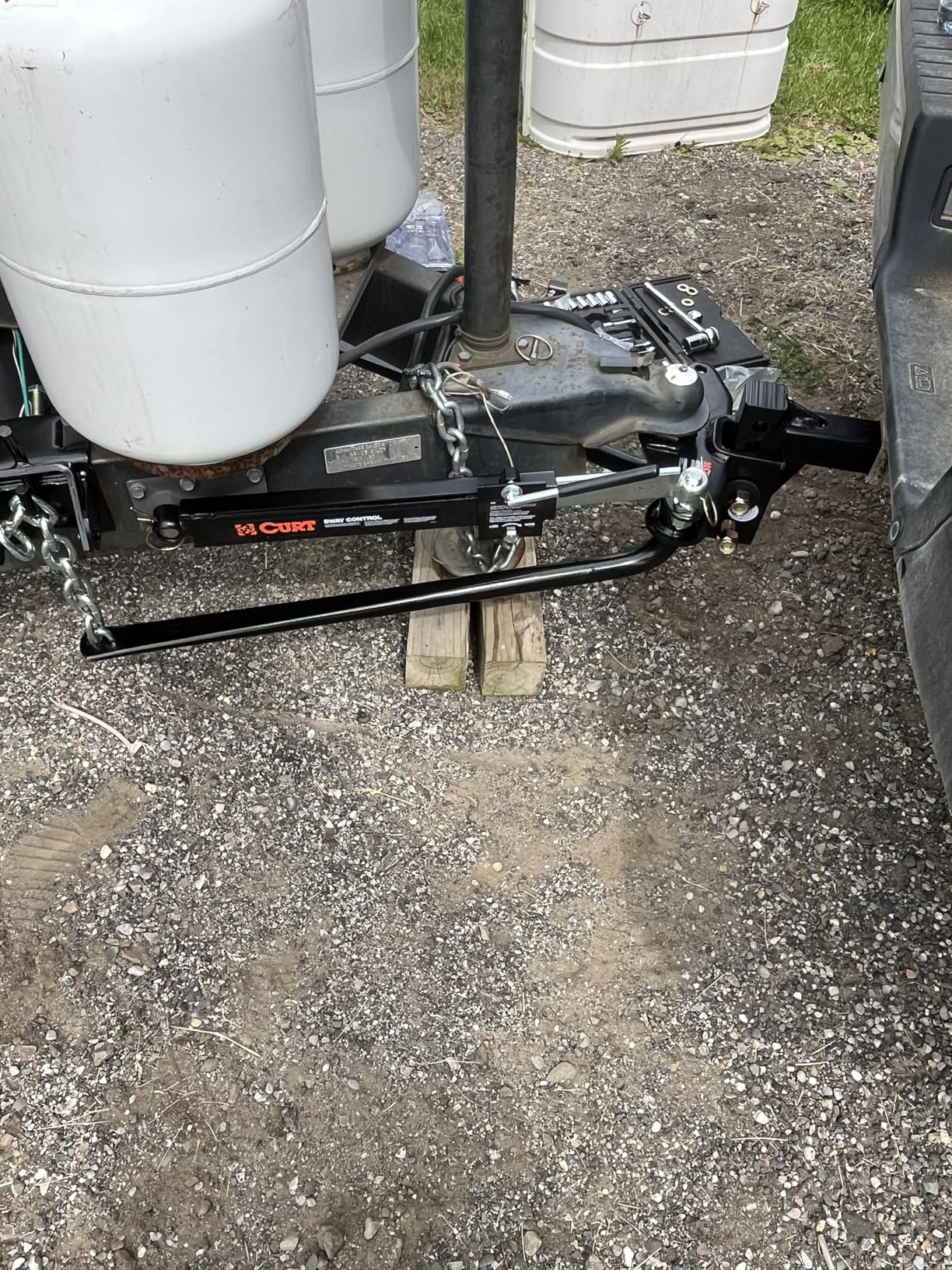 CURT 17062 MV Round Bar Weight Distribution Hitch with Sway Control, Up to 10,000 lbs., 2-Inch Shank, 2-5/16-Inch Ball customer photo 1