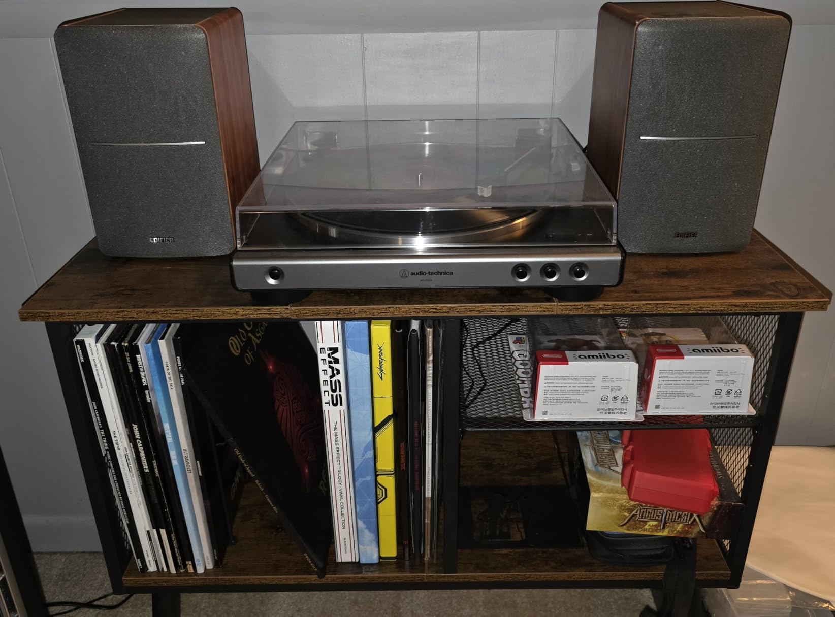 Edifier R1280T Powered Bookshelf Speakers - 2.0 Active Near Field Studio Monitor Speaker - Wooden Enclosure - 42 Watts RMS Power customer photo 1