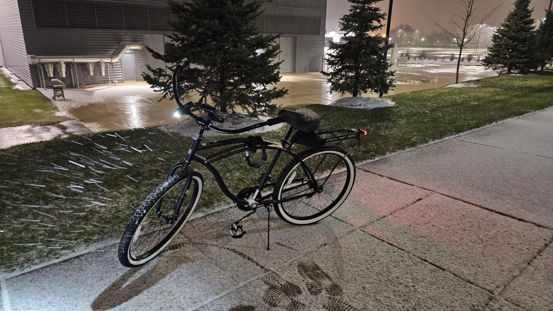 sixthreezero Around The Block Men's Beach Cruiser Bike, Hybrid Bicycle with Rear Rack customer photo 2