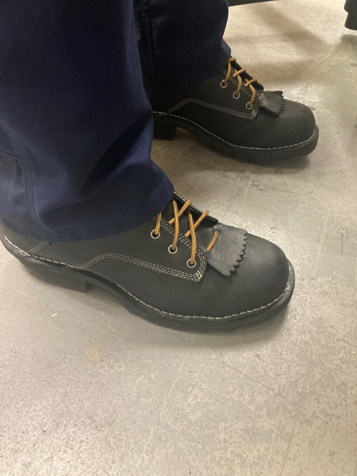 Danner Logger Boots for Men - Waterproof, Oiled Nubuck Leather with Vibram 360 Traction Outsole with 90-Degree Heel customer photo 2