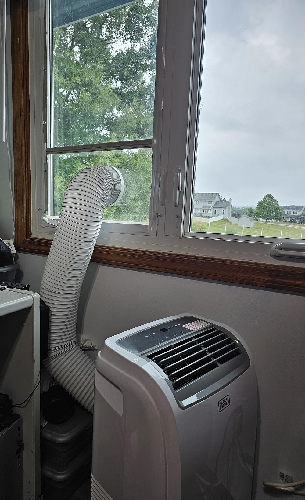 BLACK+DECKER Smart Portable Air Conditioner, 12,000 BTU for Rooms up to 550 Sq. Ft., Smart Portable AC with Follow Me Remote and Window Kit, BPACT12WT, White customer photo 1