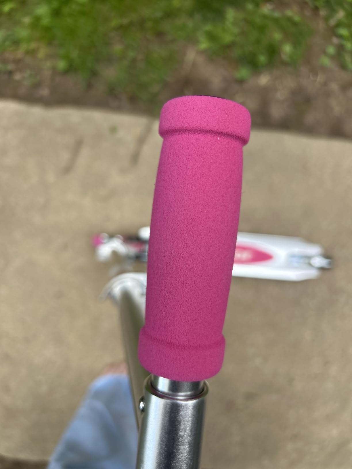 Razor A Kick Scooter for Kids - Lightweight, Foldable, Aluminum Frame, and Adjustable Handlebars customer photo 1