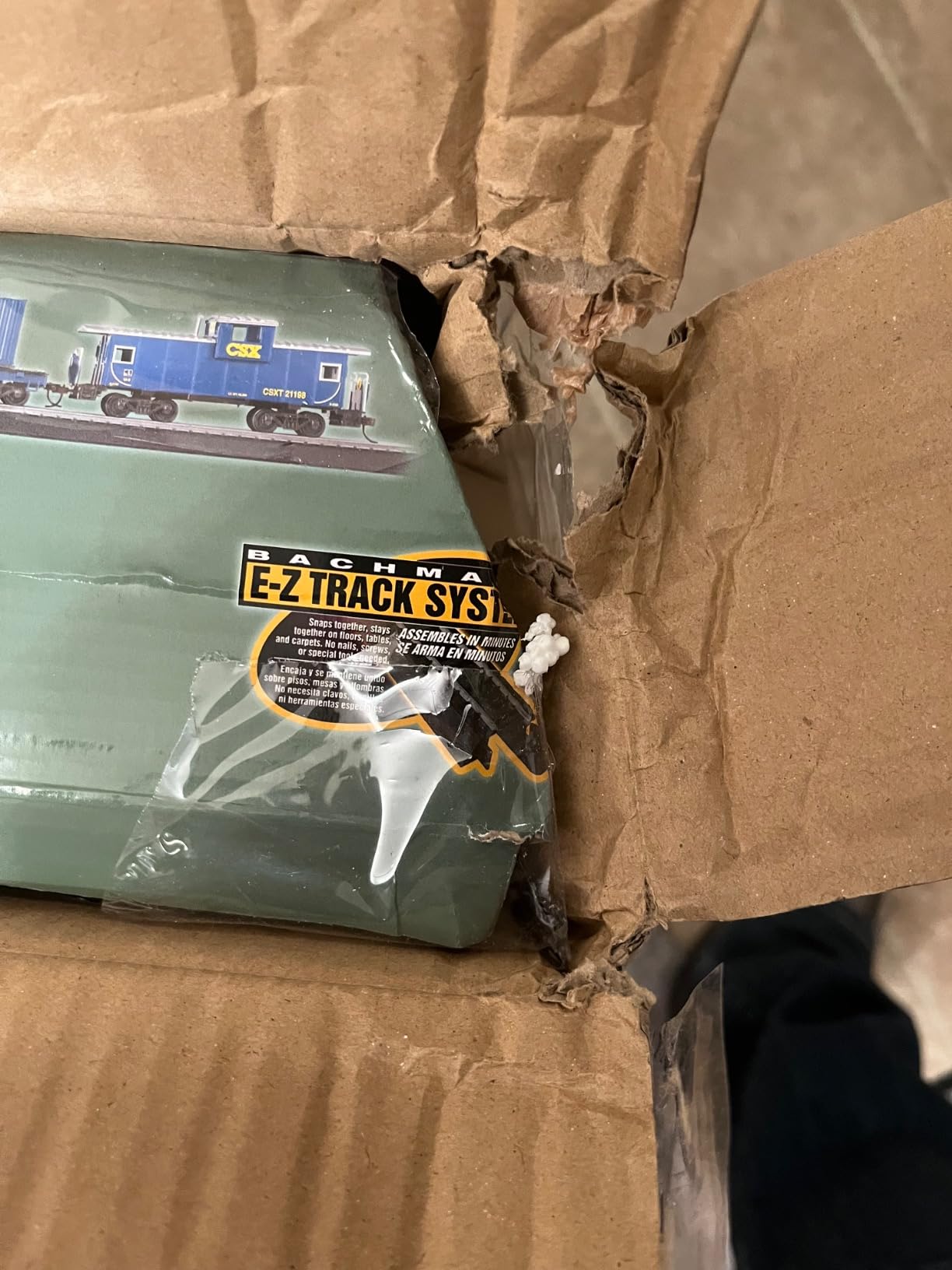 Bachmann Trains - Coastliner Ready To Run Electric Train Set - HO Scale customer photo 1