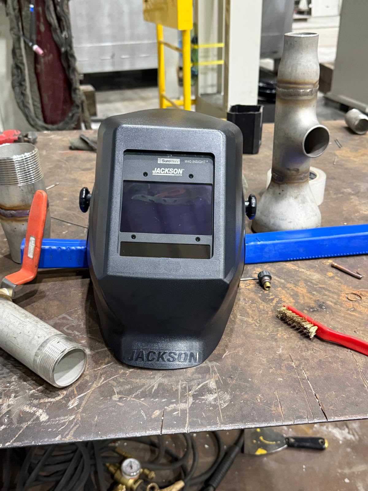 Jackson Safety Insight ADF Welding Helmet - Ultra Lightweight, Auto Darkening Welding Hood with HLX Shell Design - ANSI Z87.1 & CSA Z94.3 customer photo 1