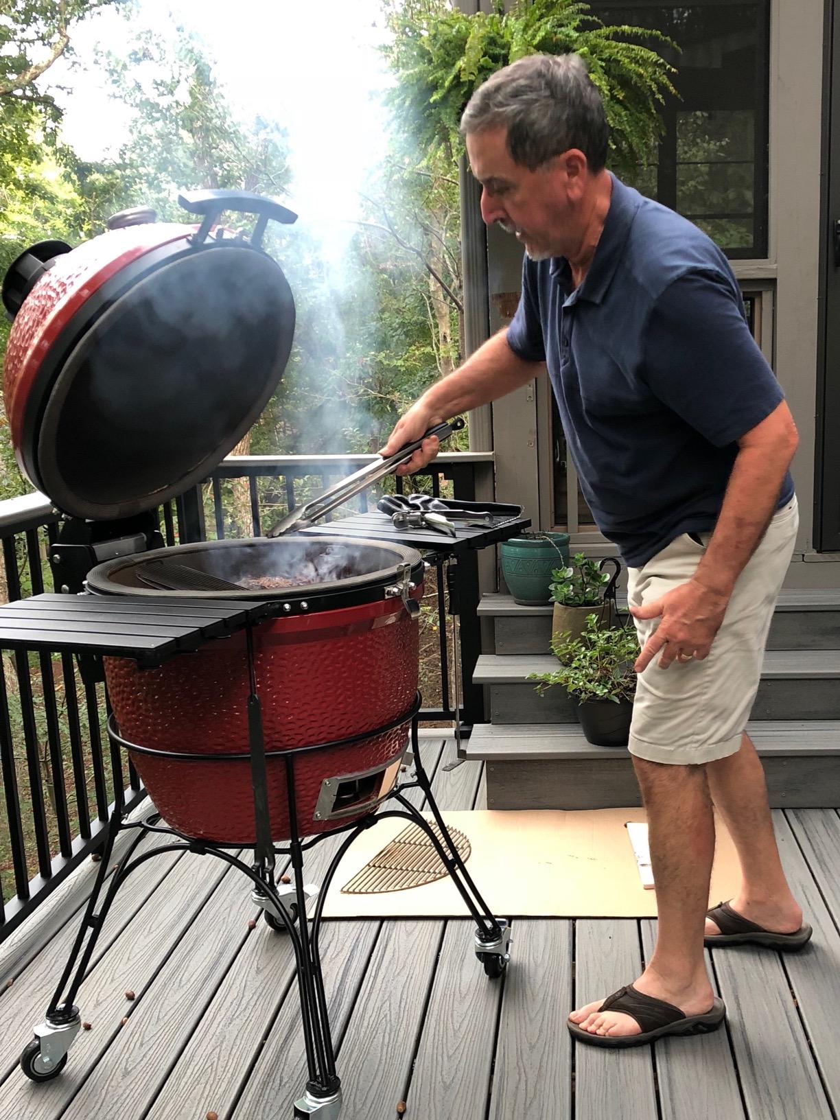 Classic Joe Series II 18-inch Ceramic Charcoal Grill and Smoker with Cart, Side Shelves, Stainless Steel Grates and 250 Cooking Square Inches in Red, Model KJ-23RHC customer photo 1