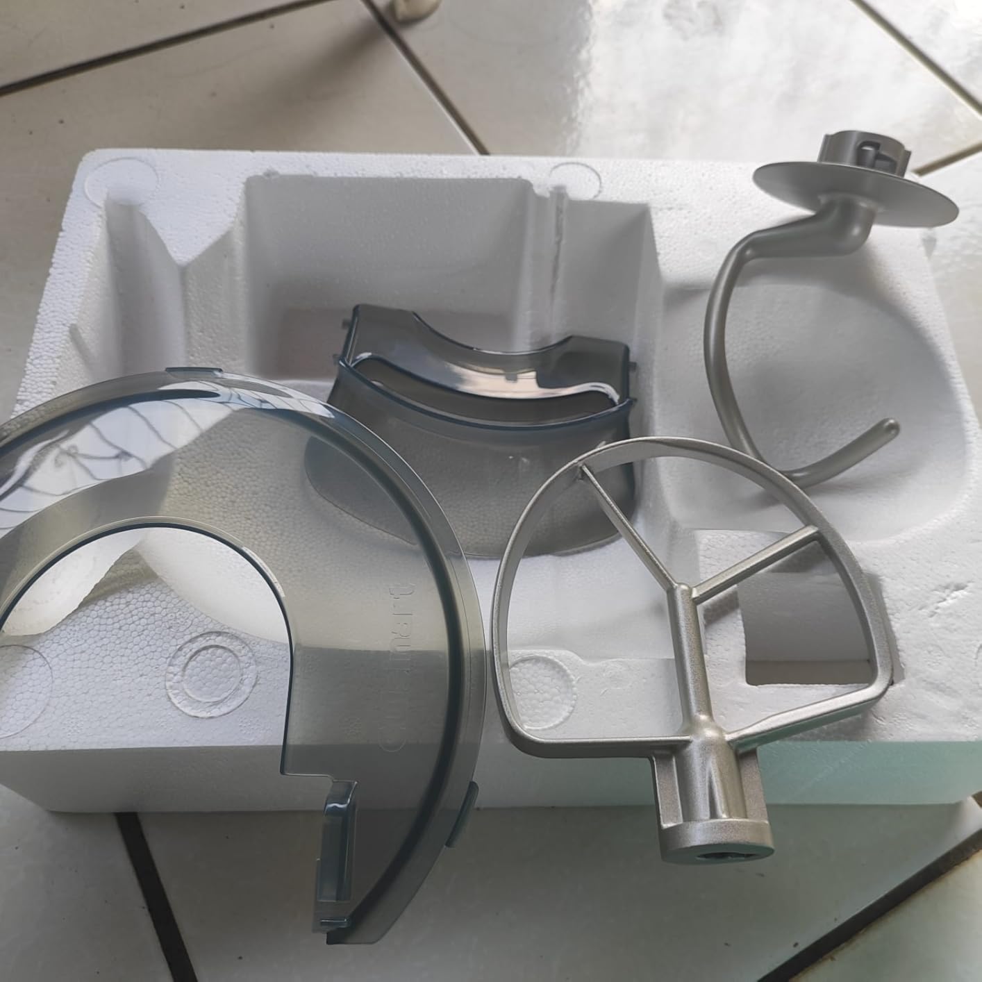 Cuisinart Stand Mixer, 12 Speeds, 5.5-Quart Mixing Bowl, Chef's Whisk, Flat Mixing Paddle, Dough Hook, and Splash Guard with Pour Spout, Silver Lining, SM-50BCNAS customer photo 1