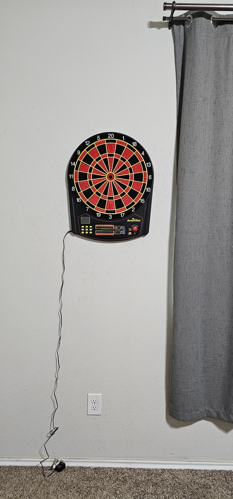Arachnid Cricket Pro 450 Electronic Dartboard customer photo 1