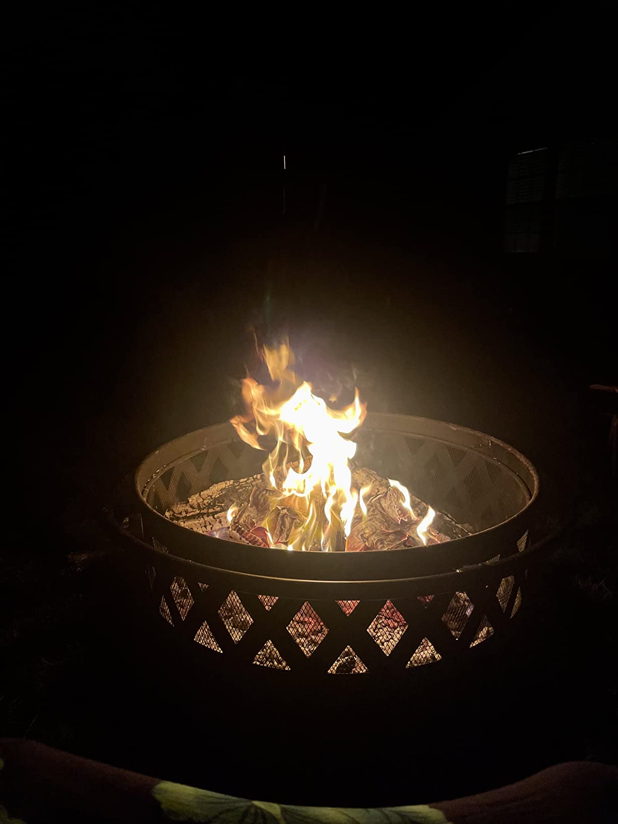 Sunnydaze Crossweave Outdoor Fire Pit - Wood-Burning Fire Pit for Outside with Spark Screen, Poker and Round Cover - 36-Inch - Black customer photo 1