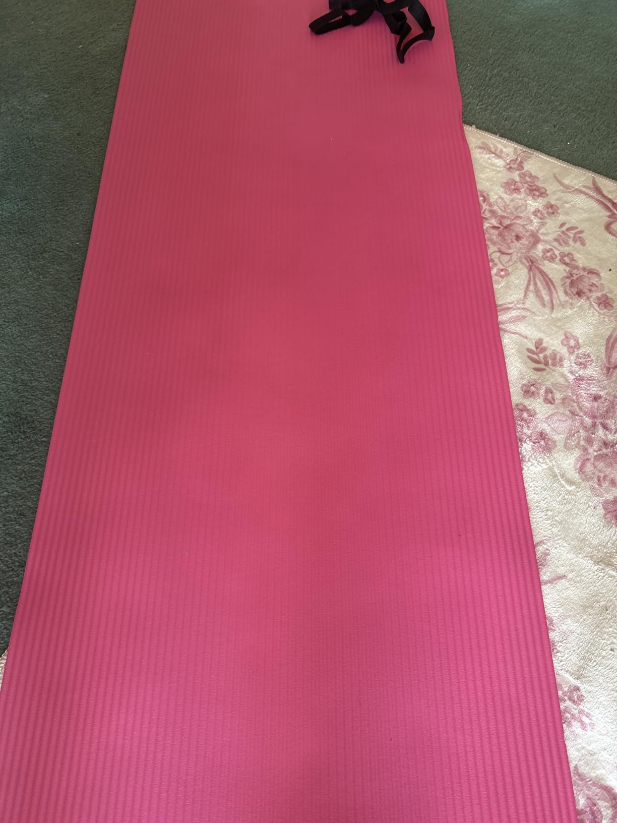 Amazon Basics Extra Thick Exercise Yoga Mat with Carrying Strap customer photo 1