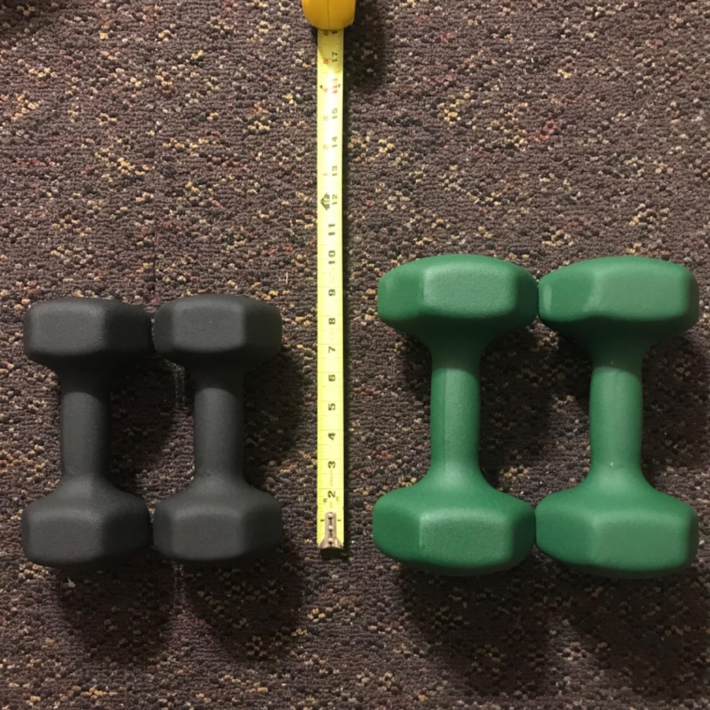 Amazon Basics Neoprene Dumbbell Hand Weights for Exercise and Muscle Toning customer photo 2