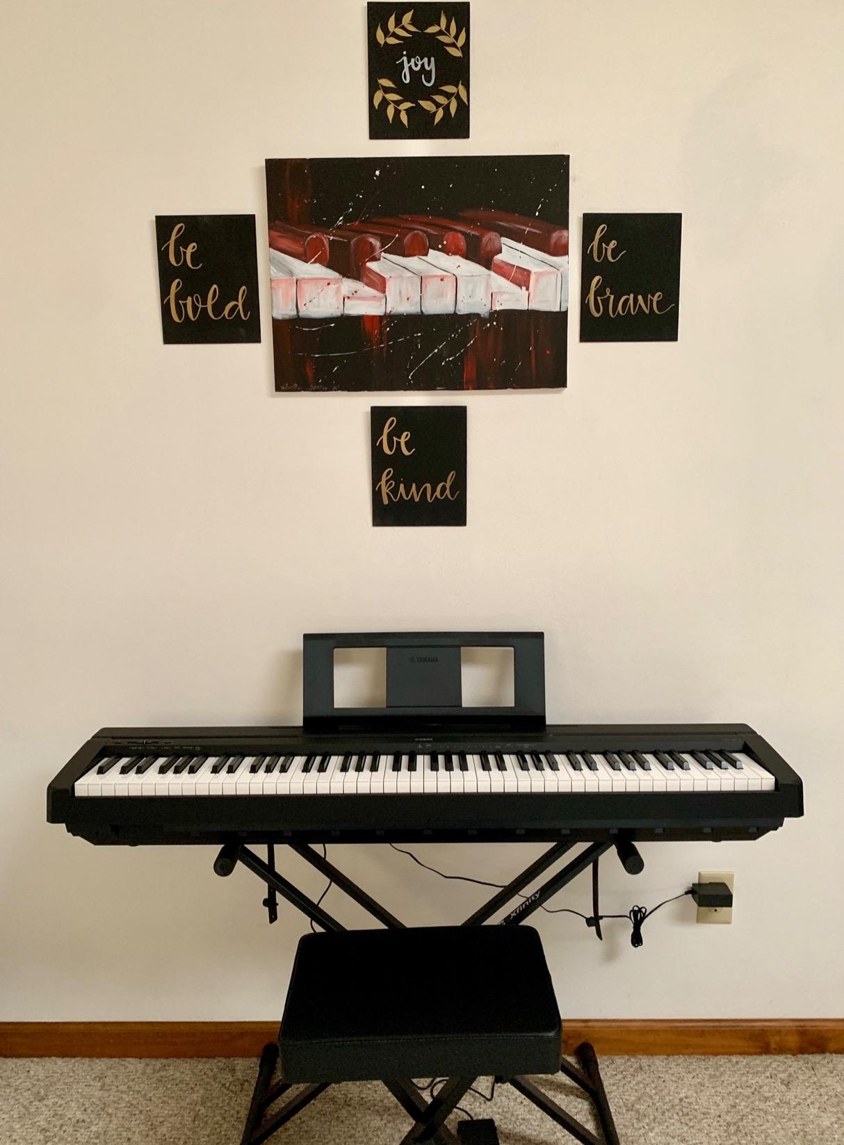 Yamaha P71 88-Key Weighted Action Digital Piano with Sustain Pedal and Power Supply (Amazon-Exclusive) customer photo 1