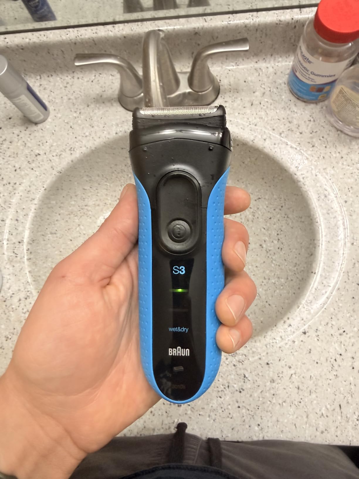 Braun Electric Razor for Men, Series 3 310s Electric Foil Shaver, Rechargeable, Wet & Dry customer photo 2