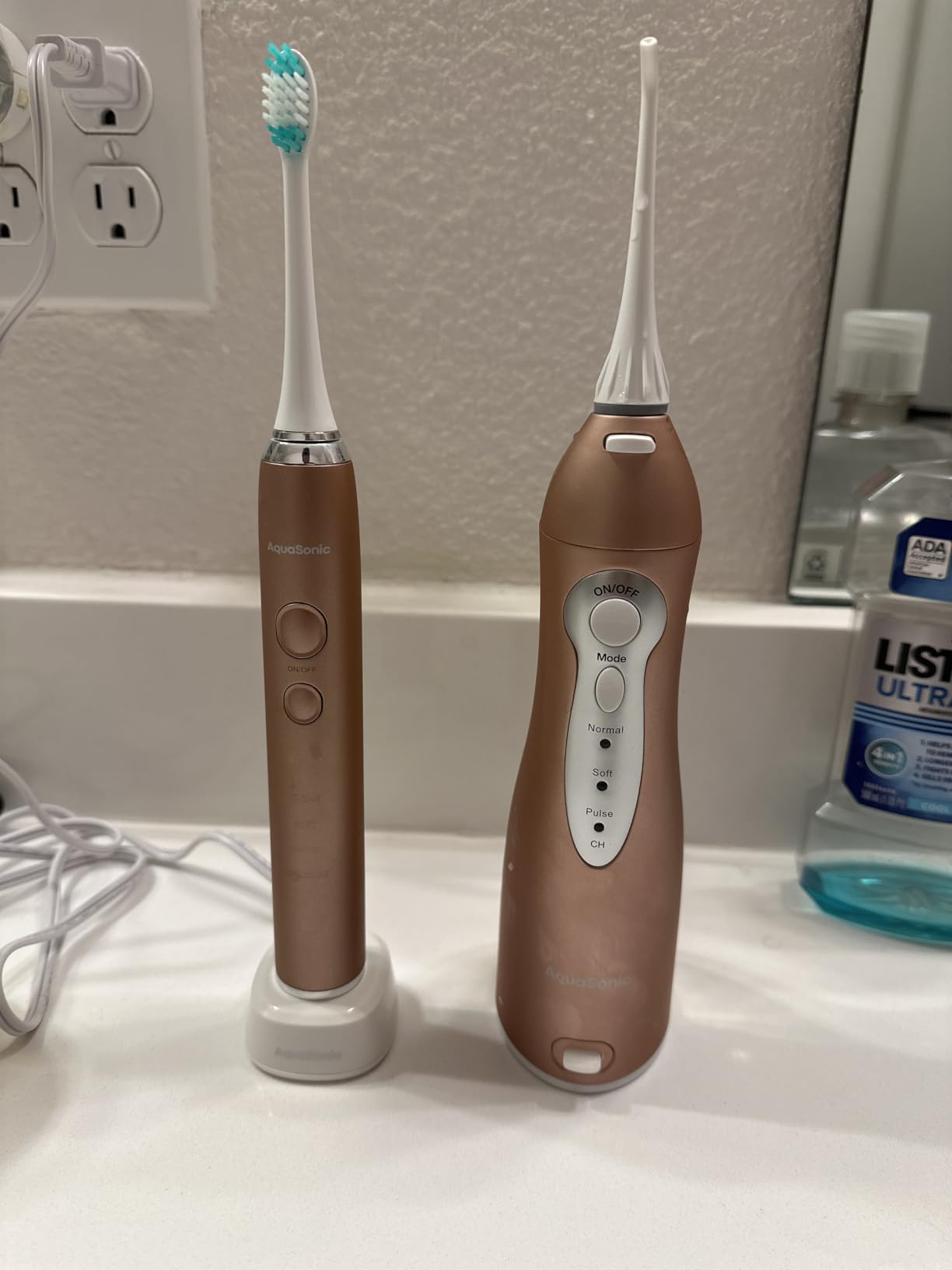 AquaSonic Water Flosser - Cordless Rechargeable Water Flossers for Teeth Cleaning - Waterproof Aqua Flosser, Portable Oral Irrigator for Dental Cleaning with 5 Jet Tips - Braces Home Travel customer photo 2