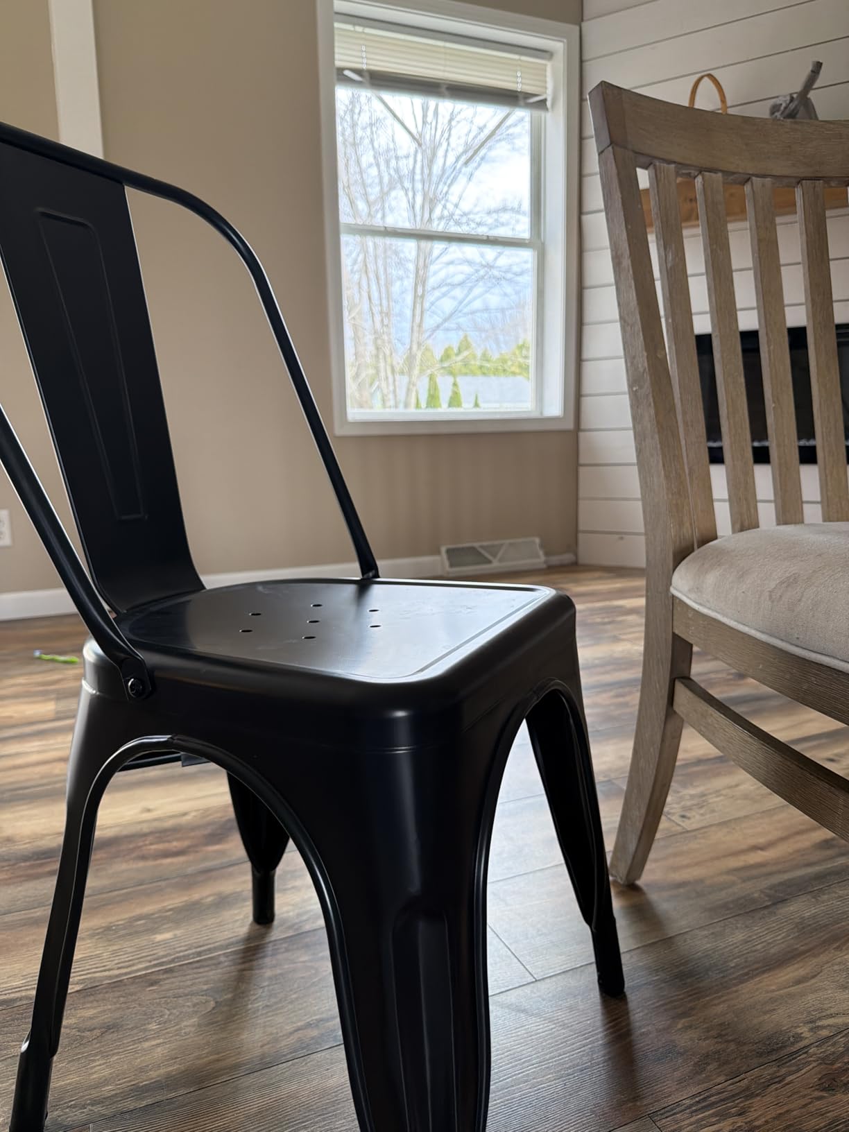 FDW Metal Dining Chairs Set of 4, Black Stackable Tolix Side Chairs with Backrest, Scratch-Resistant, Indoor/Outdoor Use customer photo 1